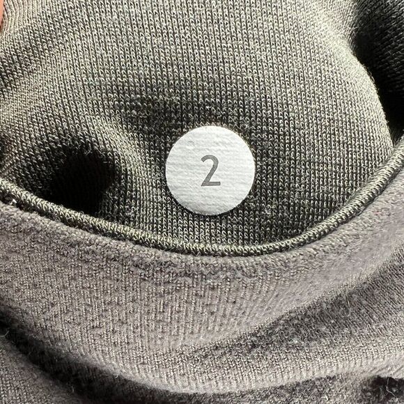 Lululemon Women's Size 2 Cropped Leggings - Picture 9 of 9